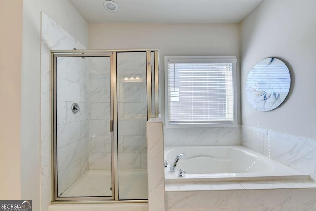 3860 Grandview Manor Drive - Photo 17