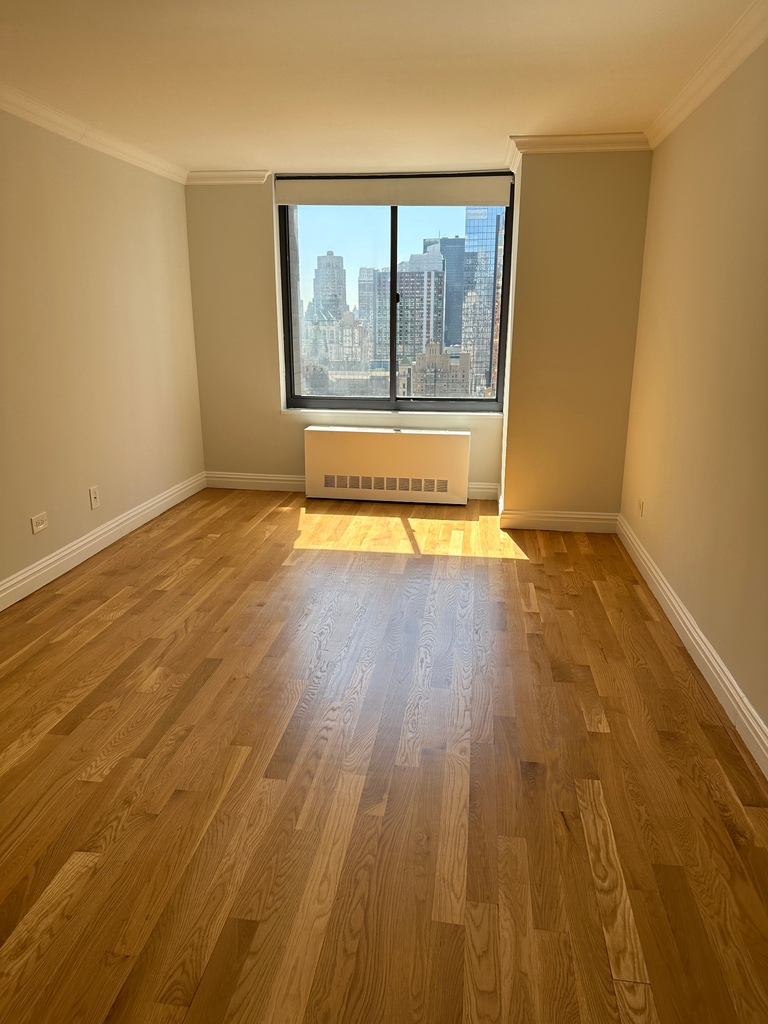 West 48th Street - Photo 4