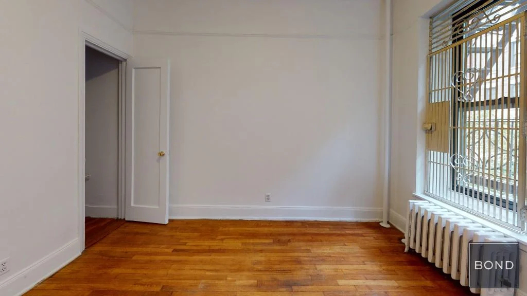 313 East 93rd Street - Photo 4