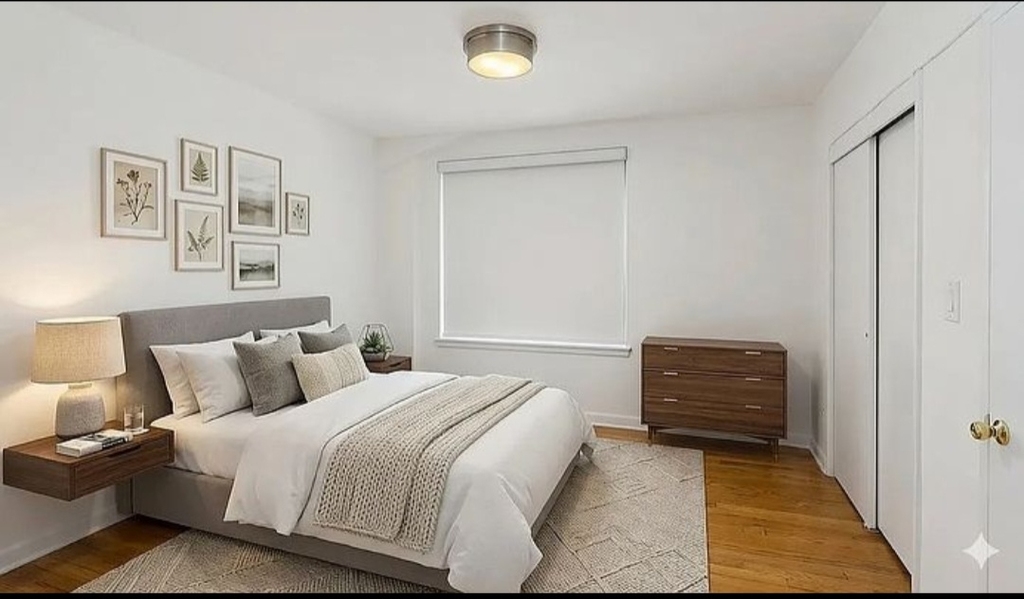 342 East 55th Street - Photo 2