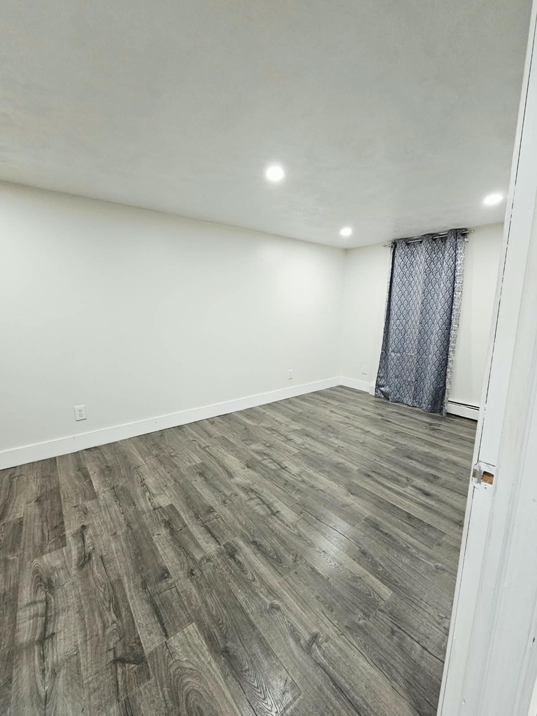 Cozy 1-Bedroom Home with Utilities Included! - Photo 4