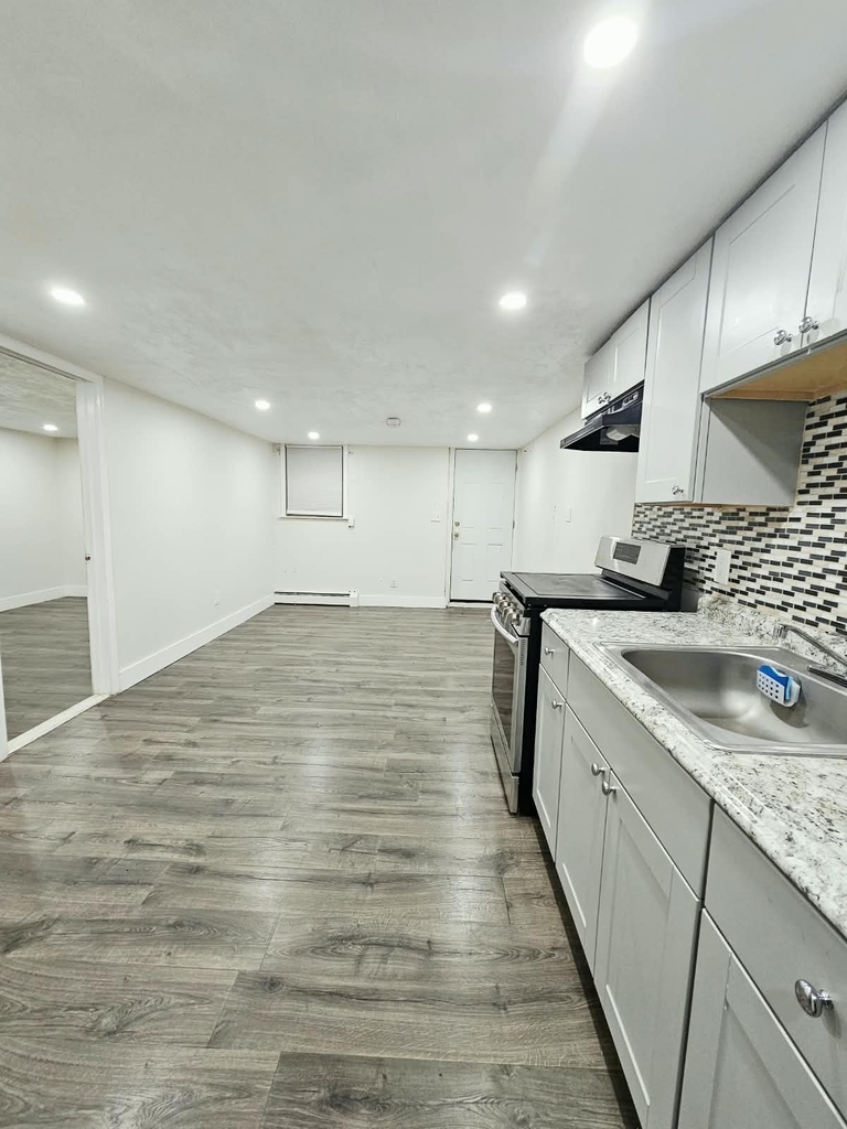 Cozy 1-Bedroom Home with Utilities Included! - Photo 3