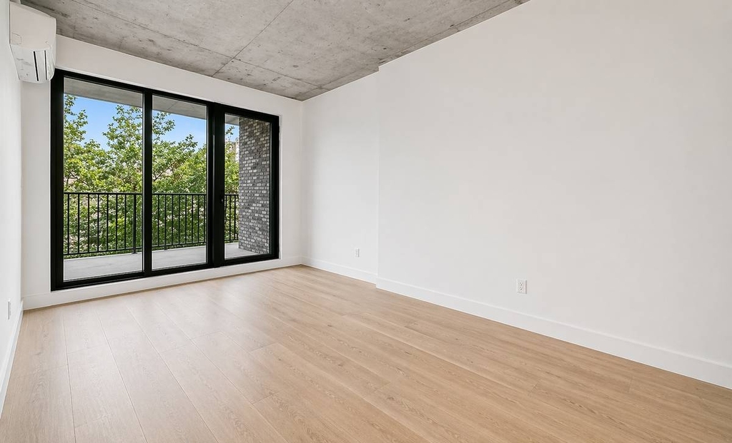 815 Flatbush Avenue - Photo 2