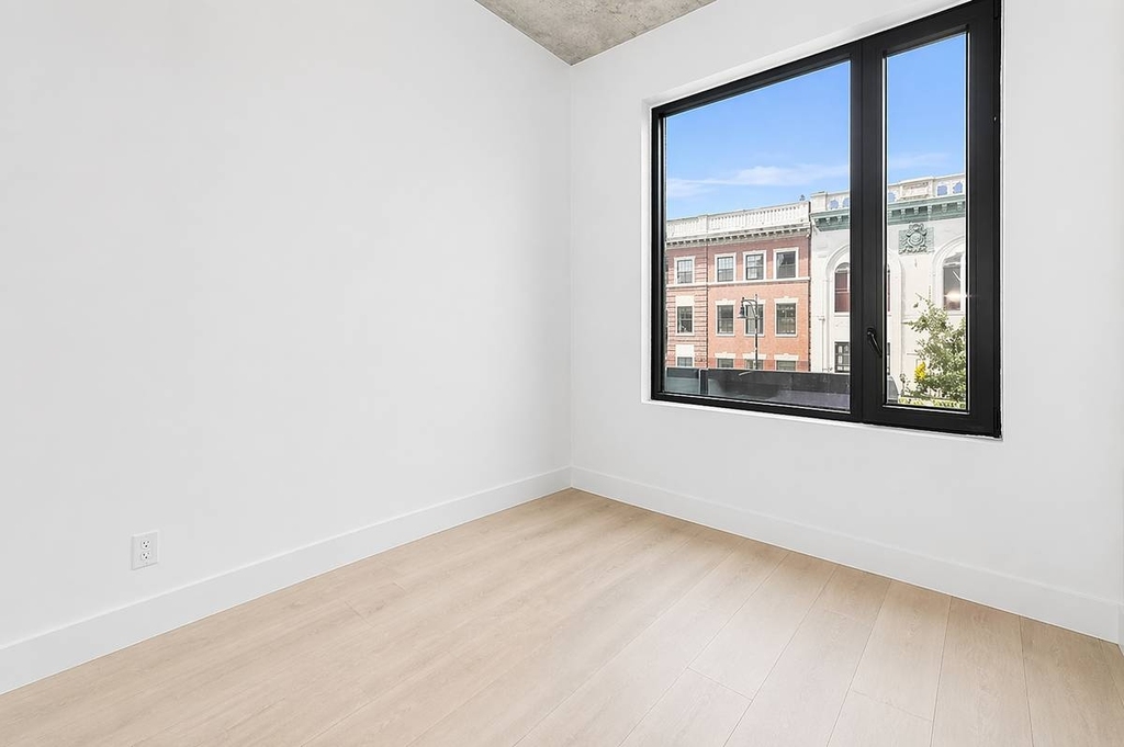 815 Flatbush Avenue - Photo 0