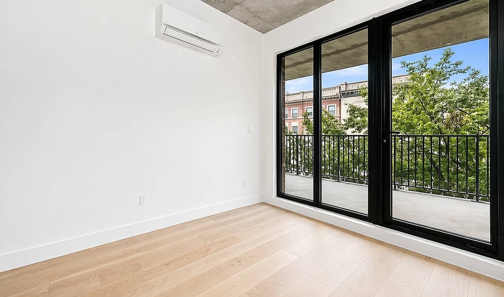 815 Flatbush Avenue - Photo 3