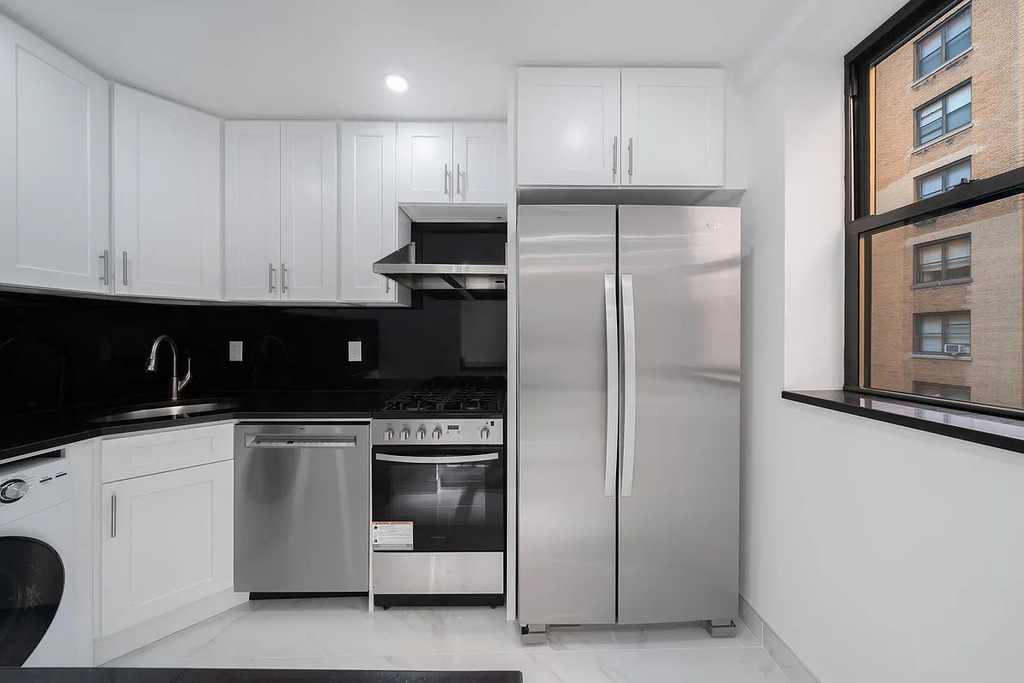 116 Central Park South - Photo 2