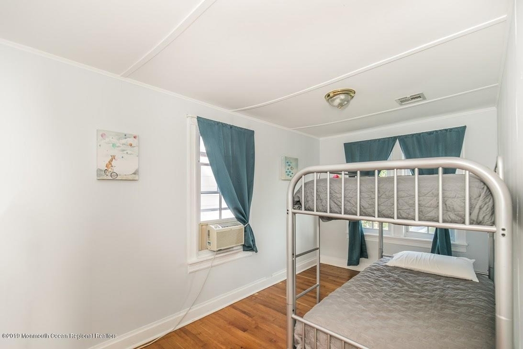 105 Webb Avenue - Photo 16