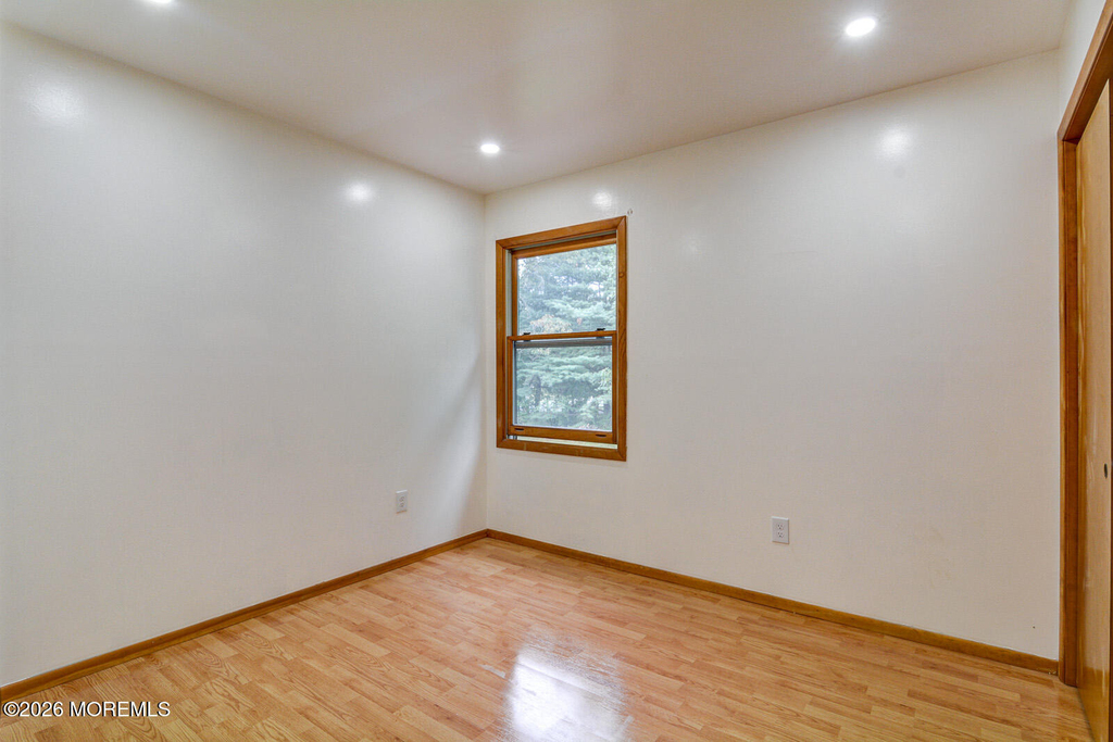 195 Edgemere Court - Photo 11