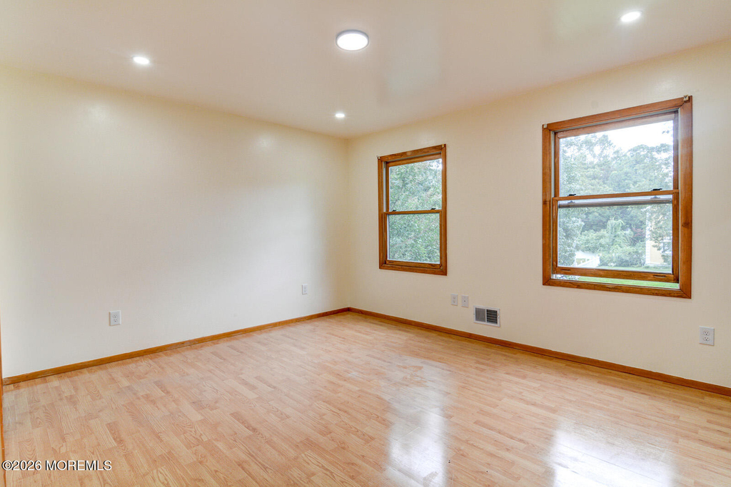 195 Edgemere Court - Photo 9