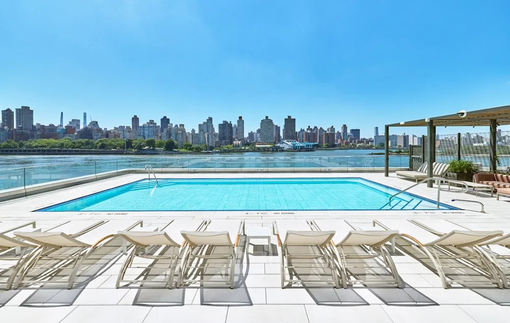 LUXURY WATERFRONT LIVING IN ASTORIA - Photo 4