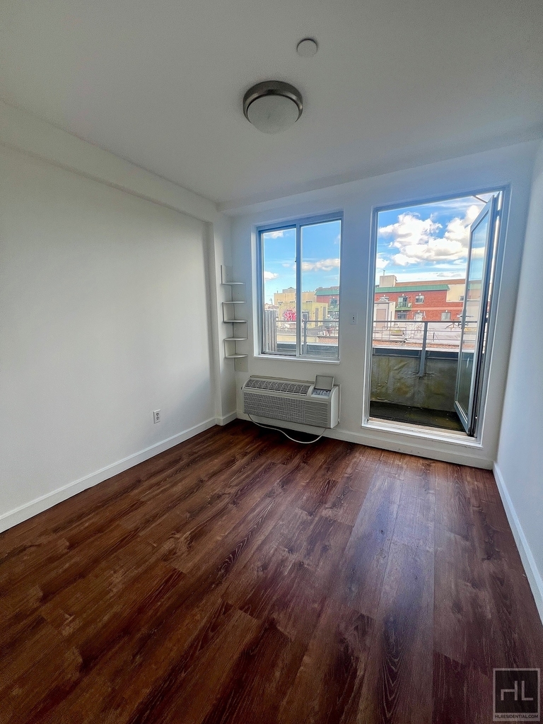 286 Stanhope Street - Photo 5