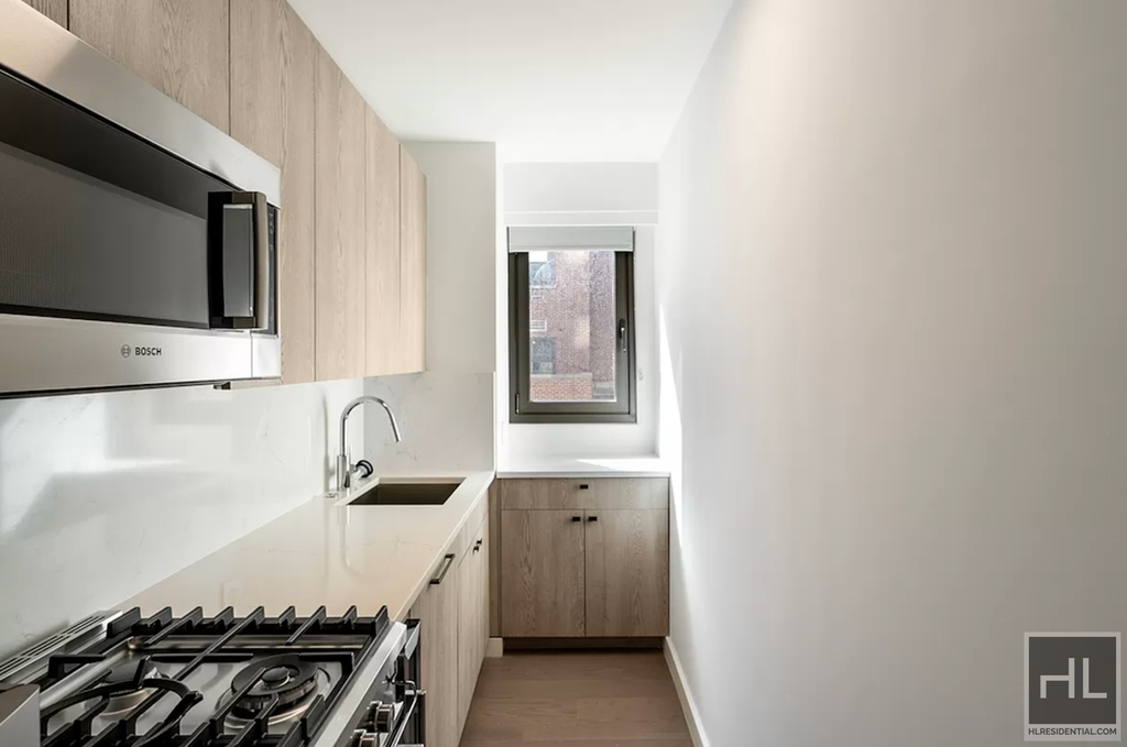 East 72nd Street - Photo 1