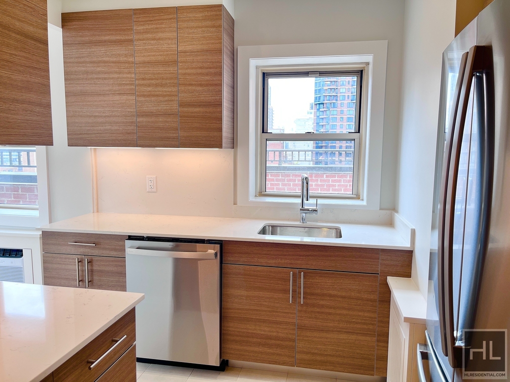 E 65th St - Photo 2