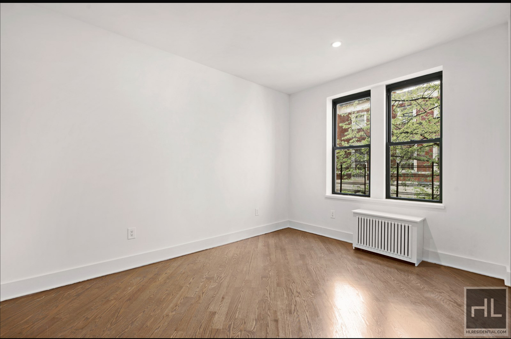 East 70 Street - Photo 0