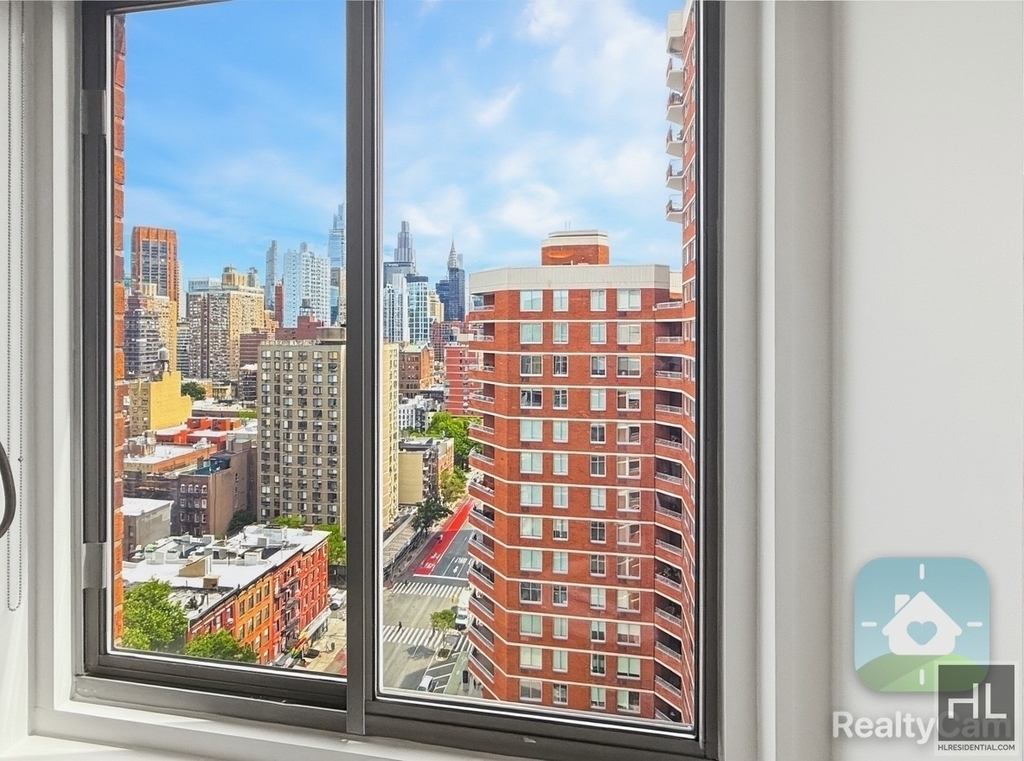 2nd Avenue - Photo 0