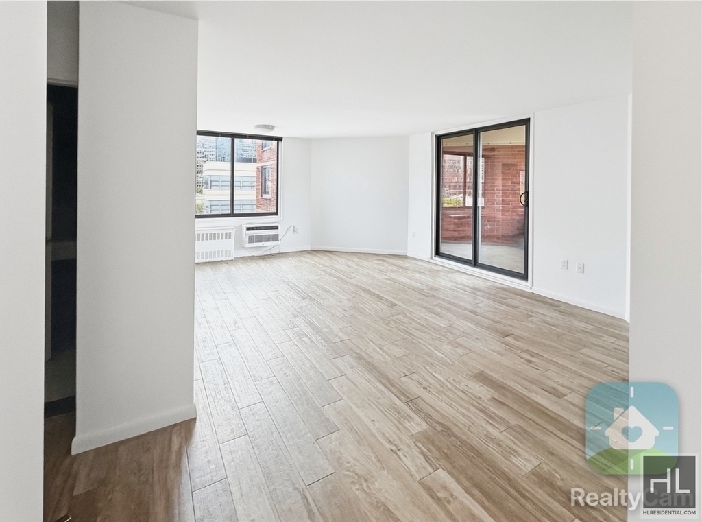 2nd Avenue - Photo 1