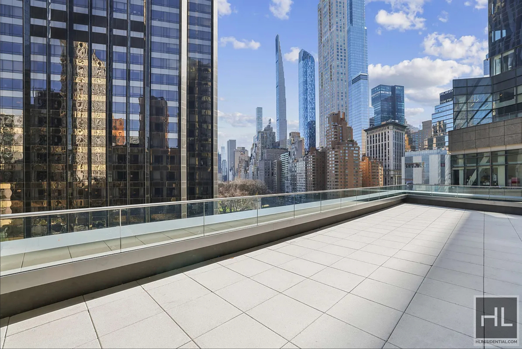 West 60th Street - Photo 6