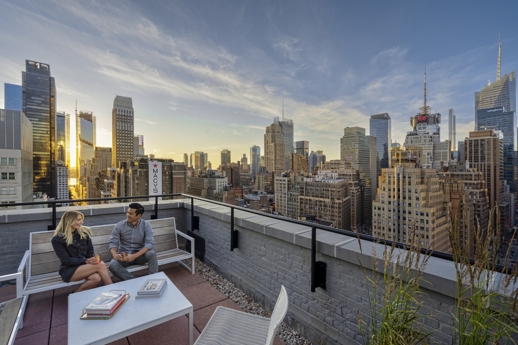 West 34th Street - Photo 4