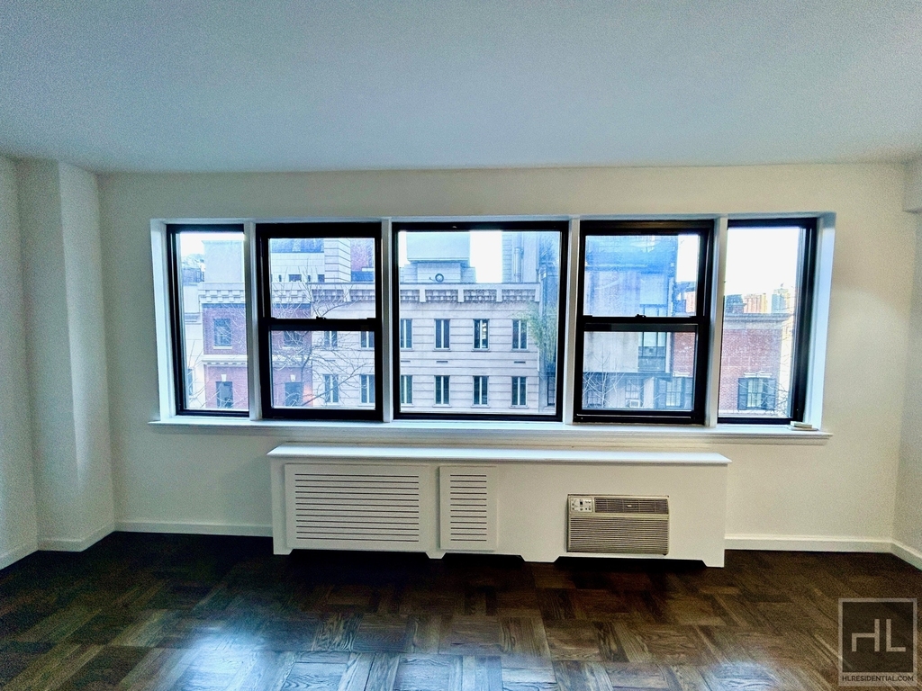Beekman Place - Photo 1