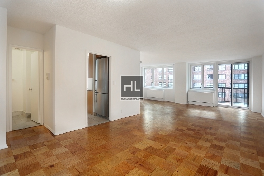 East 34 Street - Photo 0
