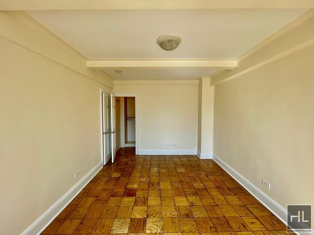 Christopher Street - Photo 2