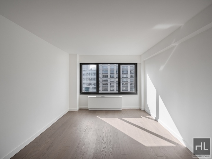 East 72nd Street - Photo 2