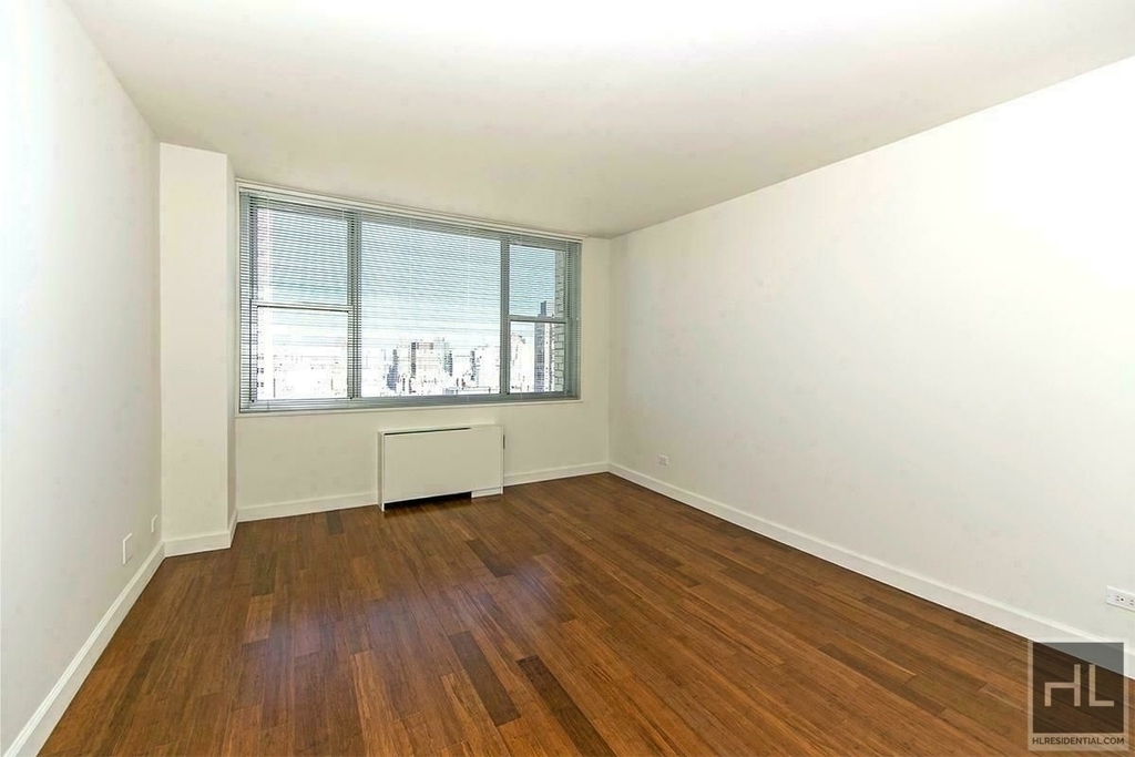 East 56th Street - Photo 2