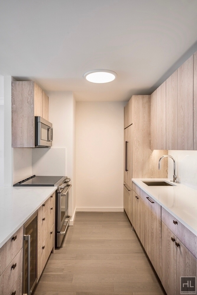 East 72nd Street - Photo 2