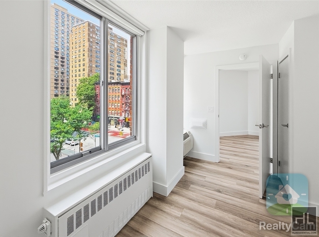 2nd Avenue - Photo 0
