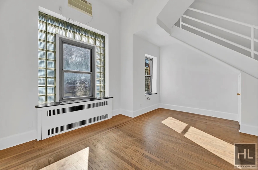East 31 Street - Photo 0