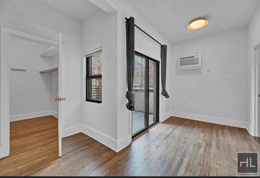 East 31 Street - Photo 3