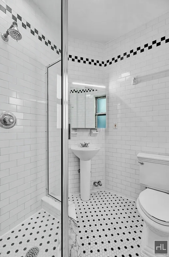 East 31 Street - Photo 12