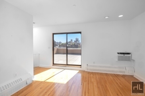6th Avenue - Photo 3