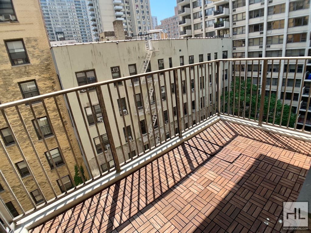 West 97th Street - Photo 7
