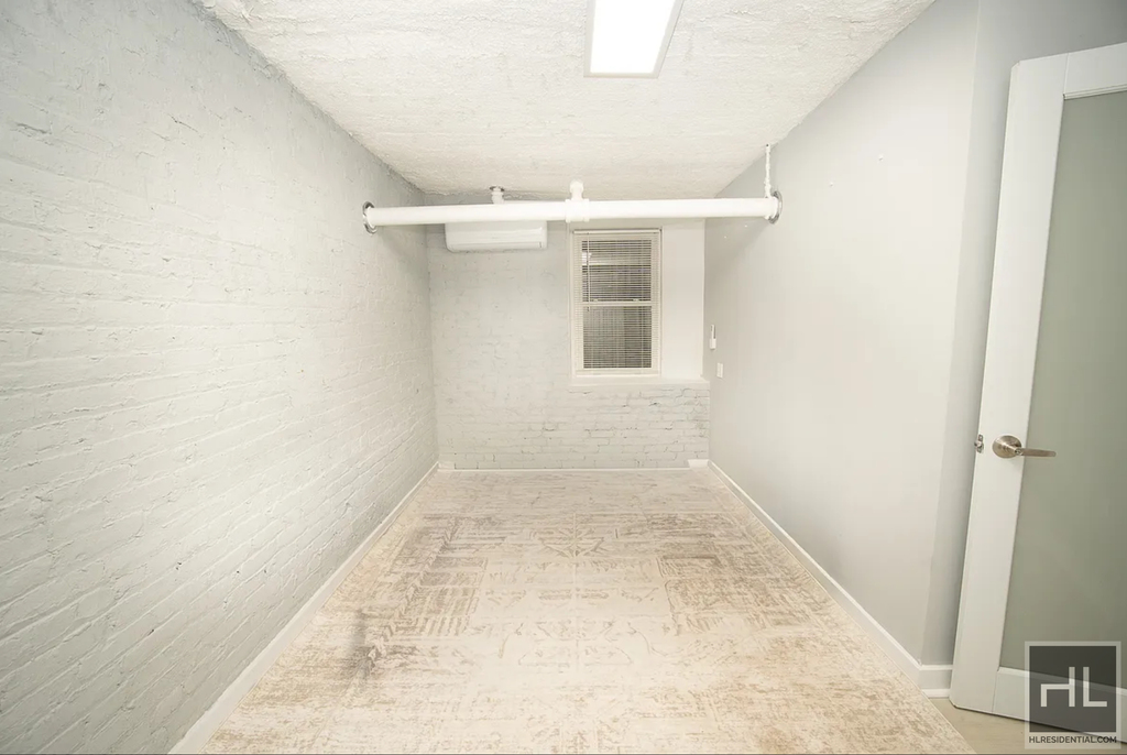 Stanton Street - Photo 5