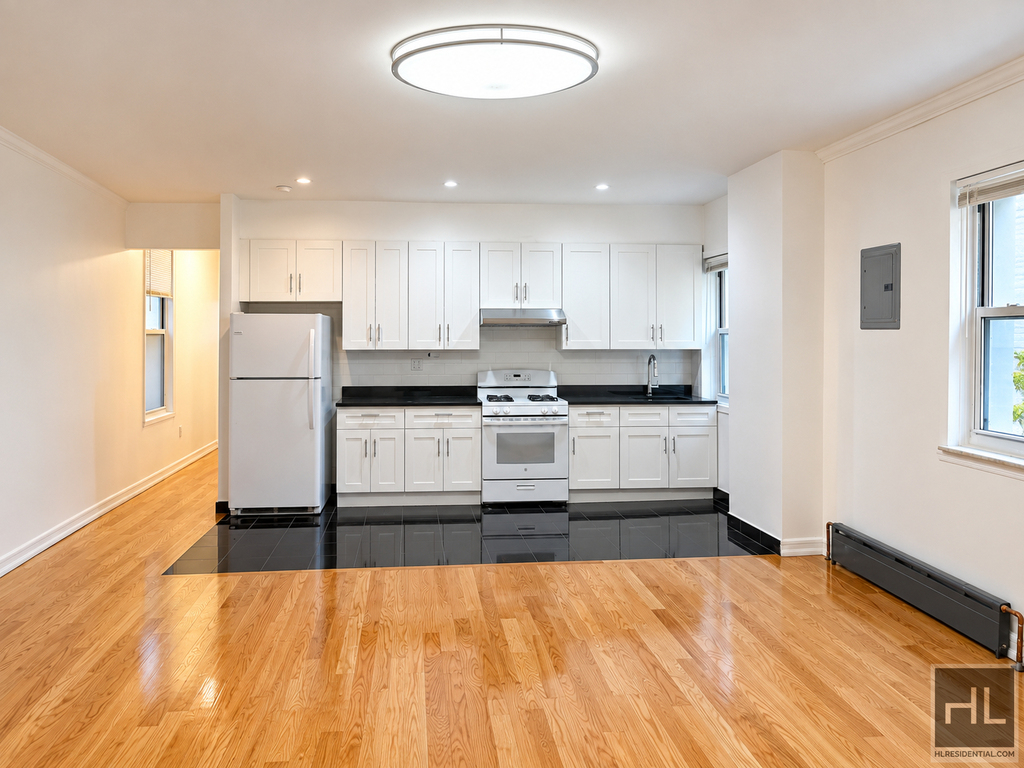 Bay Ridge Avenue - Photo 2