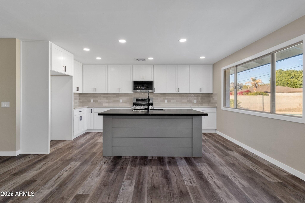 1134 E Loyola Drive - Photo 14