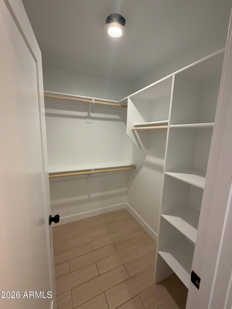 330 E Whitton Avenue - Photo 8