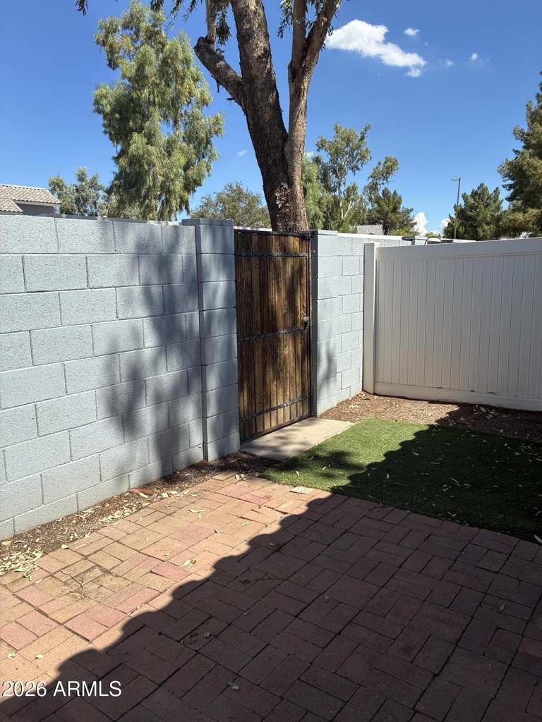 860 N Mcqueen Road - Photo 14