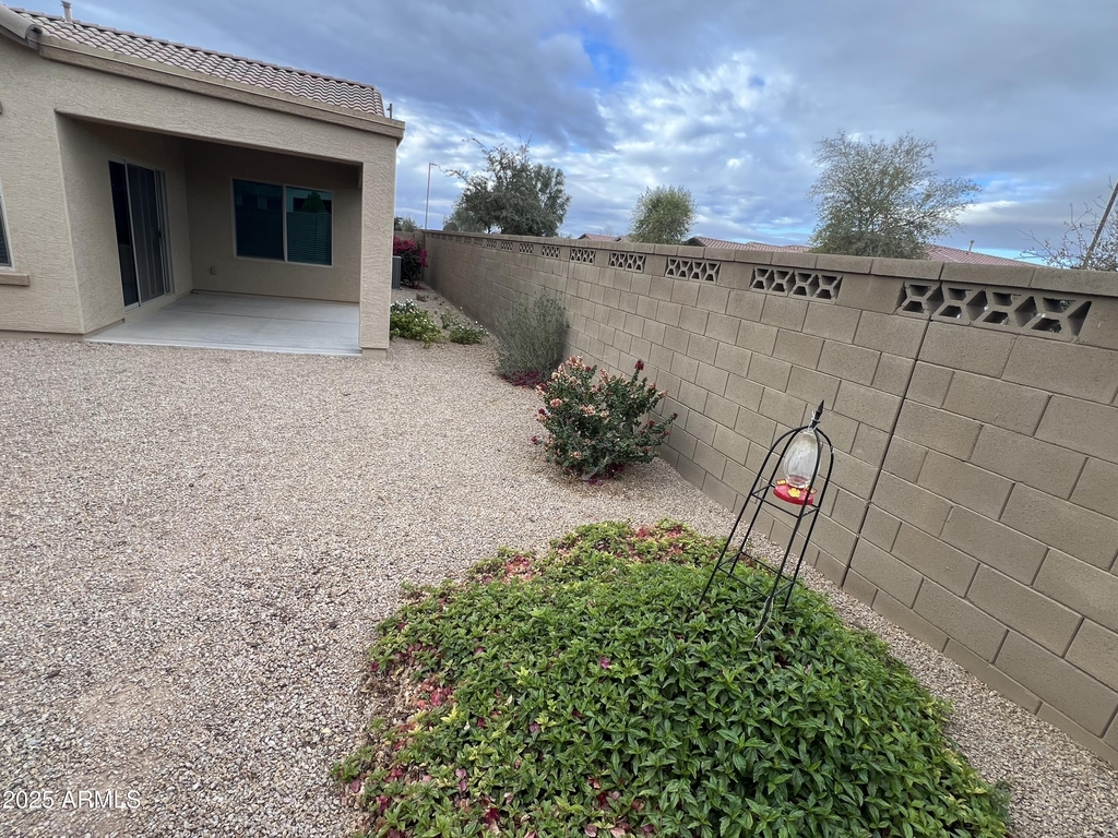 17870 W Hadley Street - Photo 13