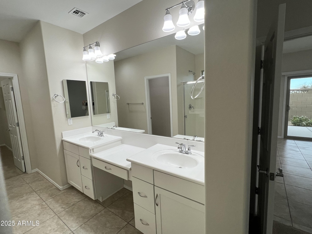 17870 W Hadley Street - Photo 9