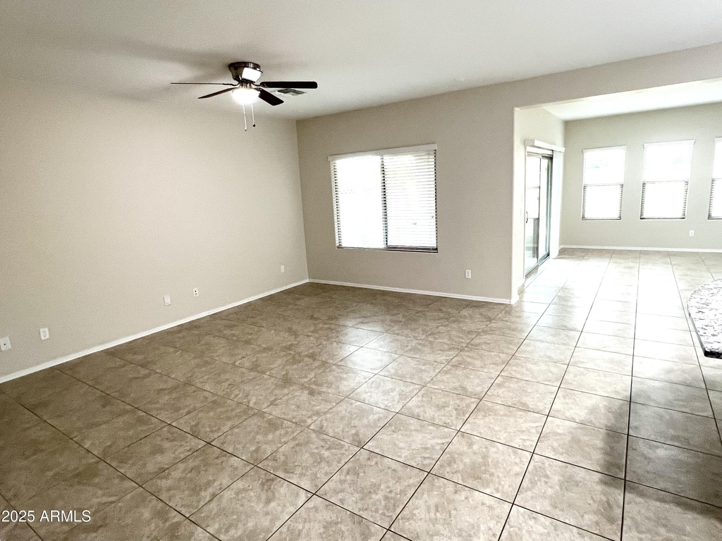 17870 W Hadley Street - Photo 5