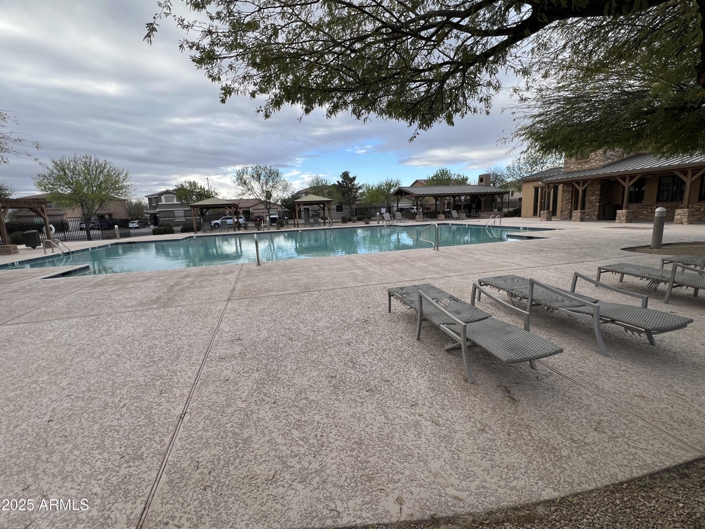 17870 W Hadley Street - Photo 15