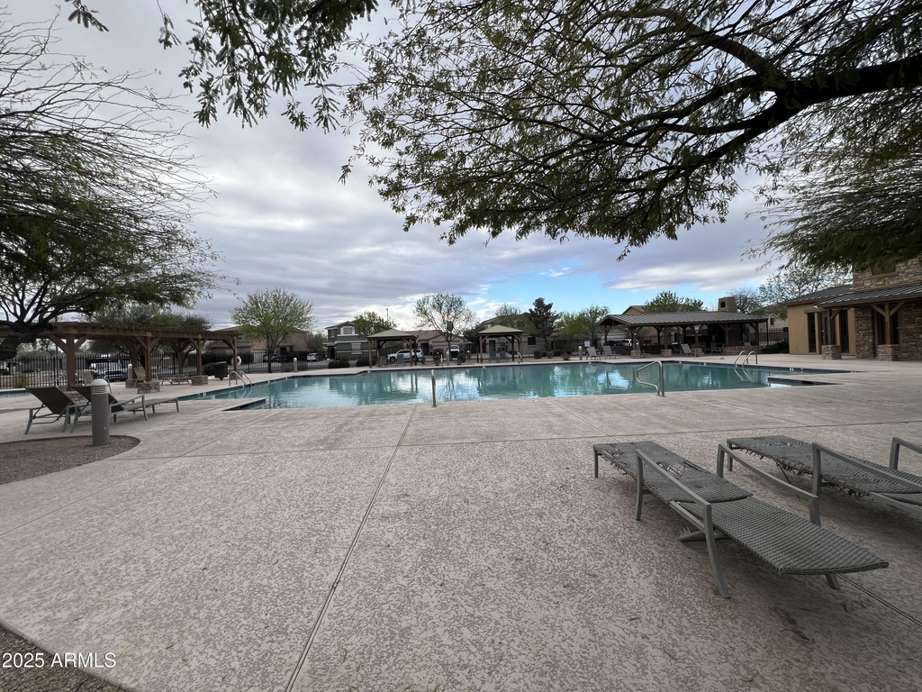 17870 W Hadley Street - Photo 16