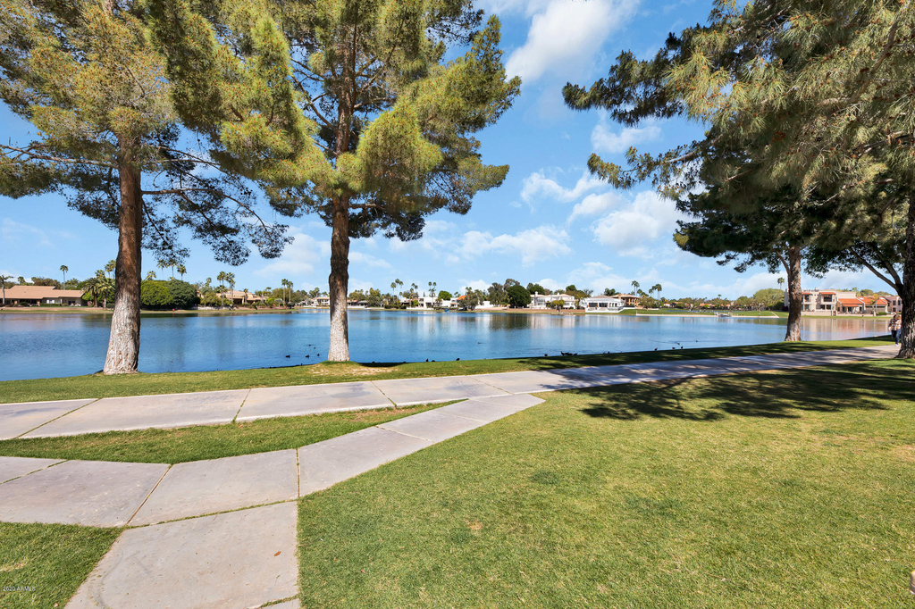 8270 N Hayden Road - Photo 31