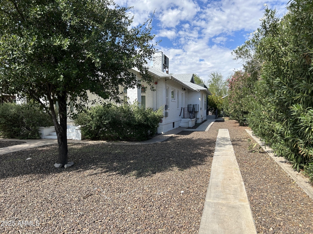 526 W Culver Street - Photo 1