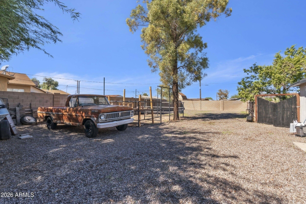 340 W Lindbergh Avenue - Photo 45