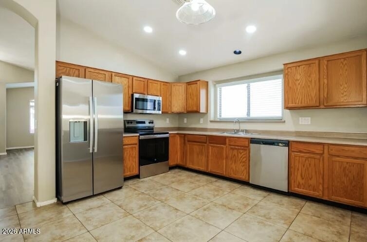 16255 W Moreland Street - Photo 2