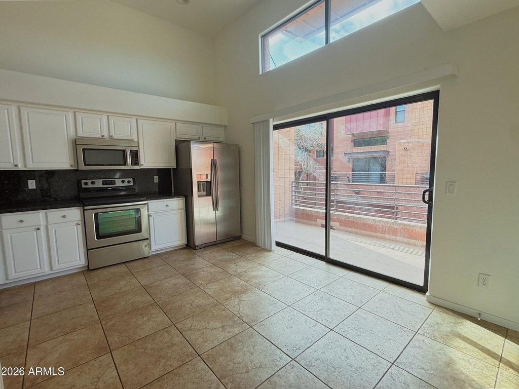 330 S Farmer Avenue - Photo 6