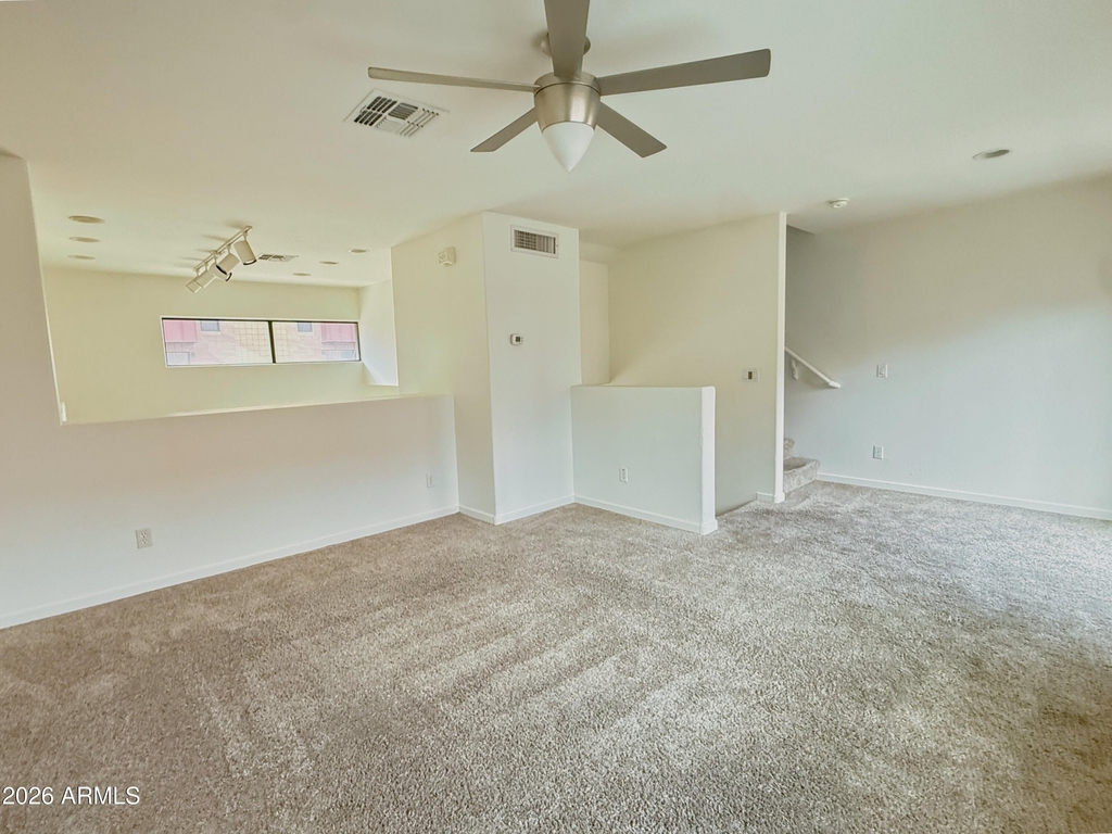330 S Farmer Avenue - Photo 4